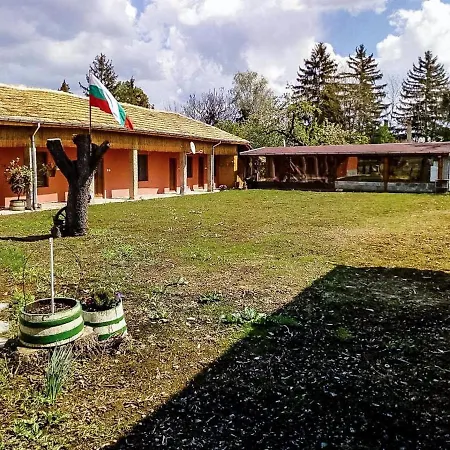 Charming With Pool, Tavern, And Barbecue